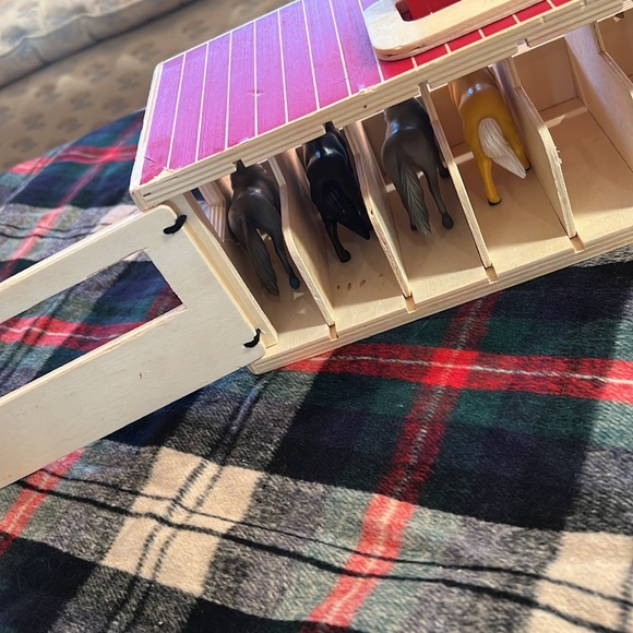 Melissa & Doug, Take-Along, Show Horse, Stable, Play Set, Wooden Stable Box, Toy - Picture 8 of 15